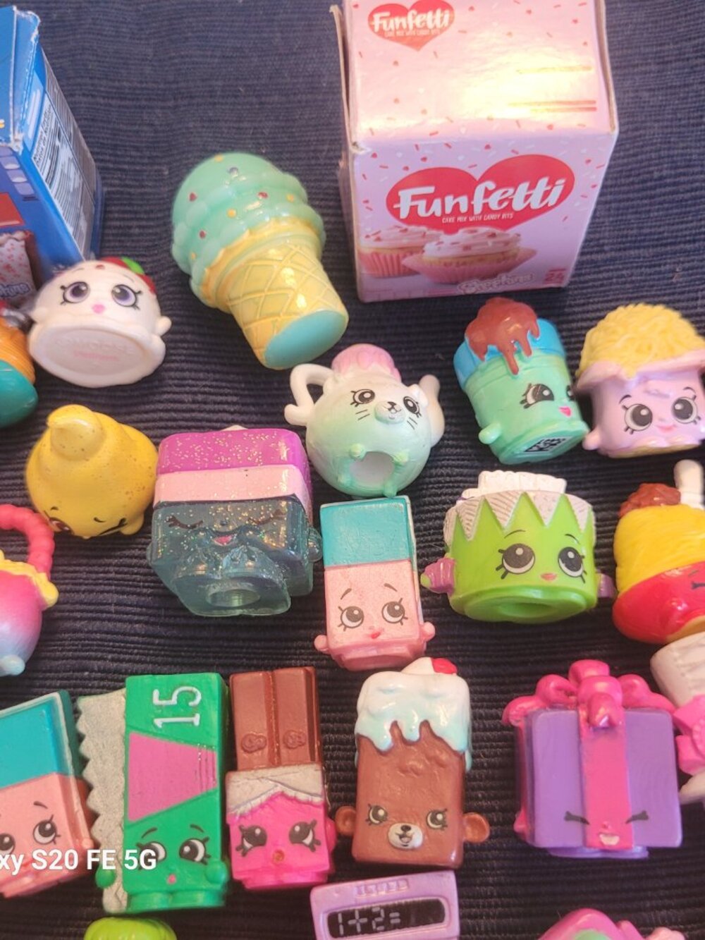 Shopkins Large Collection - Picture 3 of 6